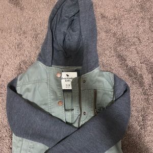 7/8 Abercrombie Kids